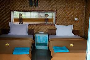 Dikaloha Medewi Surfcamp