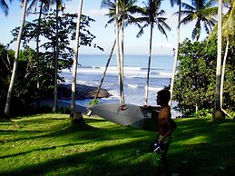 Dikaloha Medewi Surfcamp