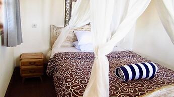 Dikaloha Medewi Surfcamp