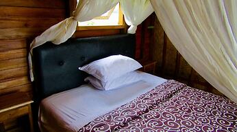 Dikaloha Medewi Surfcamp