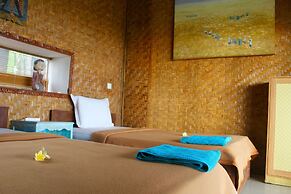 Dikaloha Medewi Surfcamp