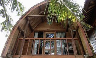 Dikaloha Medewi Surfcamp