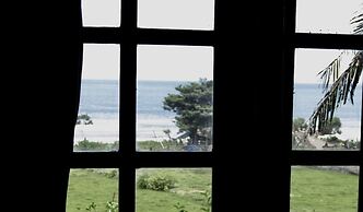 Dikaloha Medewi Surfcamp