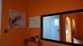 Lolos Cosy One Bedroom Apartment