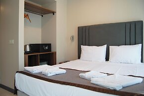 All Inn Hotel