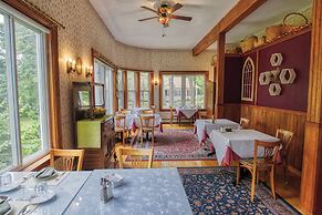 Rockwell Falls Inn and Wine Bar