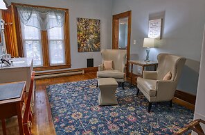 Rockwell Falls Inn and Wine Bar