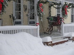 Rockwell Falls Inn and Wine Bar