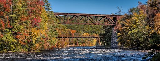 Rockwell Falls Inn and Wine Bar