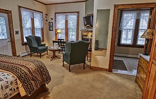 Rockwell Falls Inn and Wine Bar