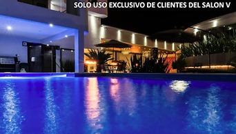 Hotel V