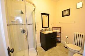 Ambassador B&B Guest Home