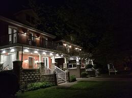 Ambassador B&B Guest Home