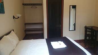 Colonial Plaza Hotel