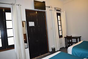 Colonial Plaza Hotel