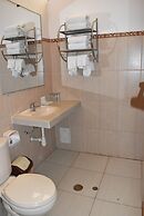 Colonial Plaza Hotel