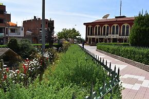 Colonial Plaza Hotel