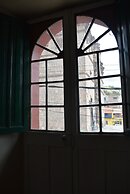 Colonial Plaza Hotel