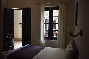 Colonial Plaza Hotel