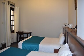 Colonial Plaza Hotel