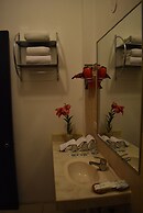 Colonial Plaza Hotel