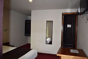 Colonial Plaza Hotel