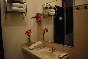 Colonial Plaza Hotel