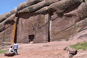 Colonial Plaza Hotel