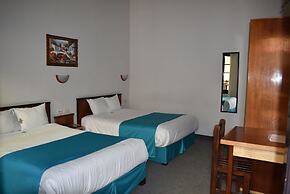 Colonial Plaza Hotel