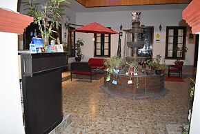 Colonial Plaza Hotel