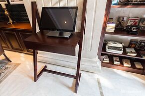 Silverland Jolie Hotel