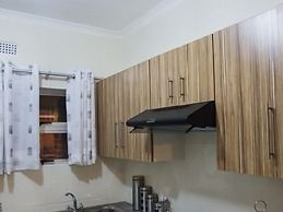 Lolos Exquisite Two Bedroom Apartment