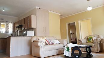 Lolos Exquisite Two Bedroom Apartment