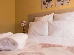 Lolos Exquisite Two Bedroom Apartment