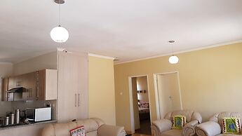 Lolos Exquisite Two Bedroom Apartment