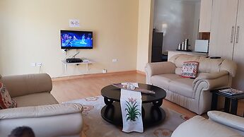 Lolos Exquisite Two Bedroom Apartment