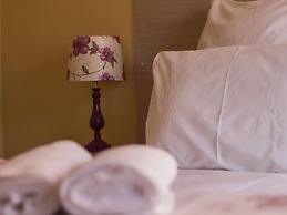 Lolos Exquisite Two Bedroom Apartment