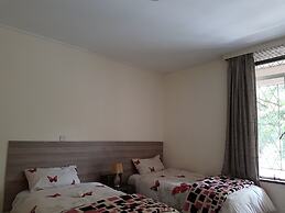 Lolos Elegant Three Bedroom Apartment