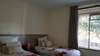 Lolos Elegant Three Bedroom Apartment