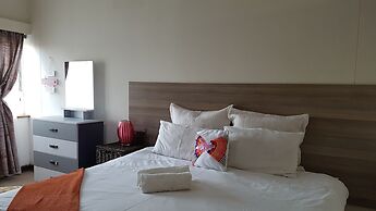 Lolos Elegant Three Bedroom Apartment