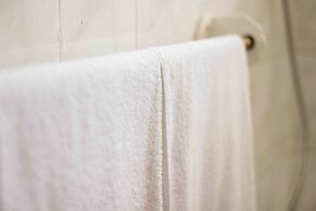 Lolos Elegant Three Bedroom Apartment