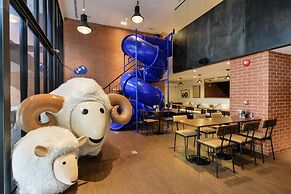 Kokotel Bangkok Surawong