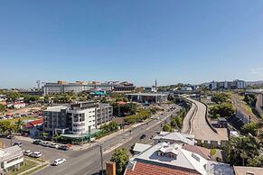 Oaks Brisbane Woolloongabba Suites