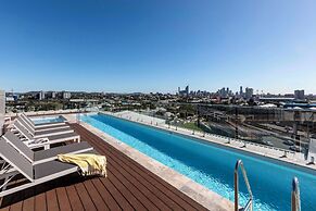 Oaks Brisbane Woolloongabba Suites