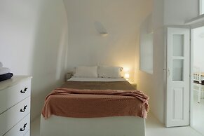 Agapi Cave House