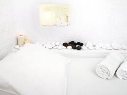 Blu Blanco Cave House by Blu Bianco Vacation Rentals