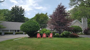 Captain's Quarters Motel