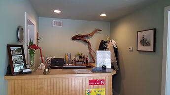 Captain's Quarters Motel