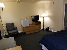 Captain's Quarters Motel