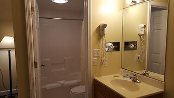 Captain's Quarters Motel